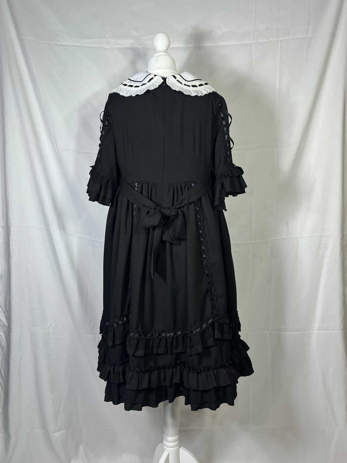 Eieyomi Black Ruffle Dress