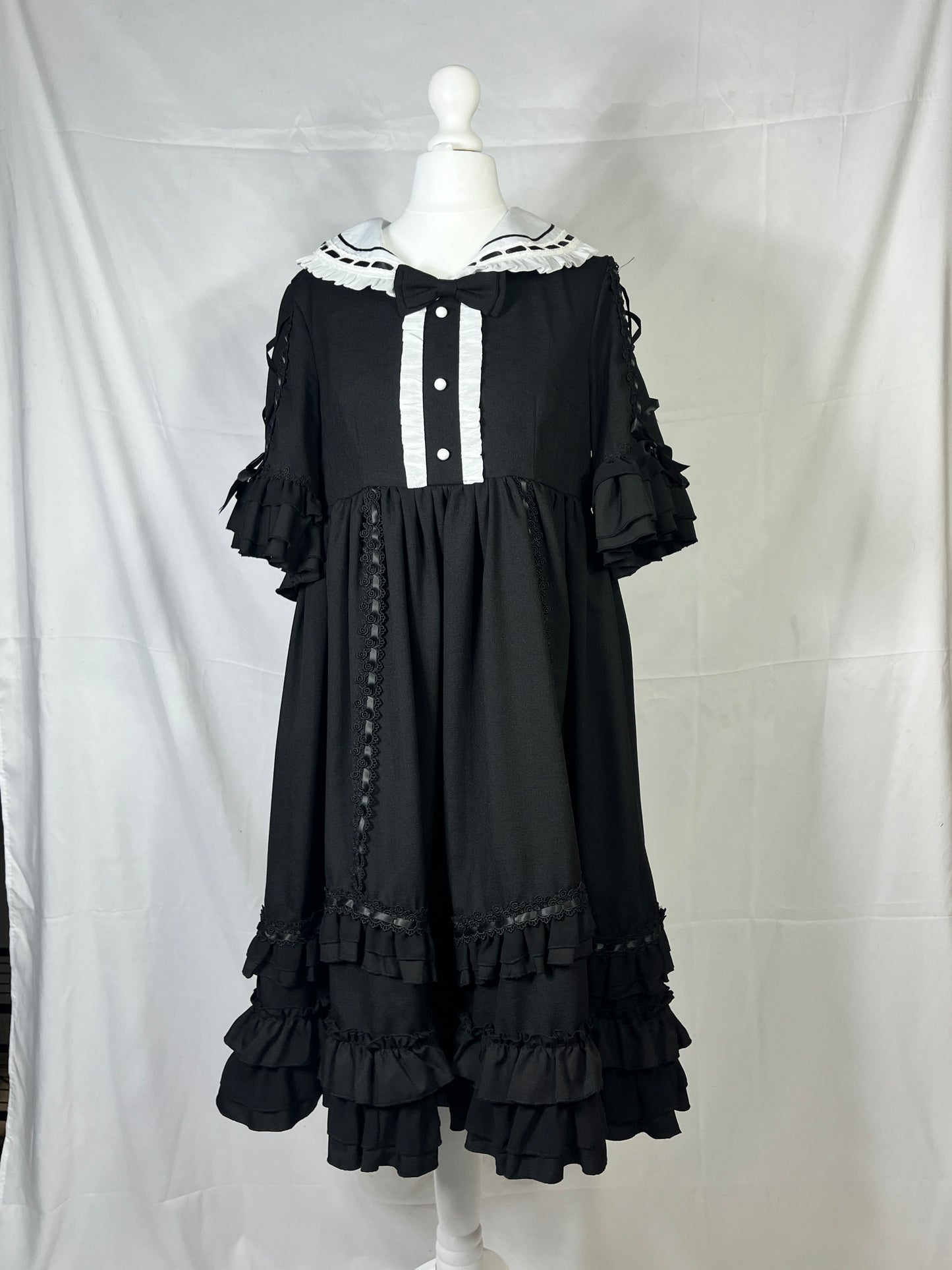 Eieyomi Black Ruffle Dress