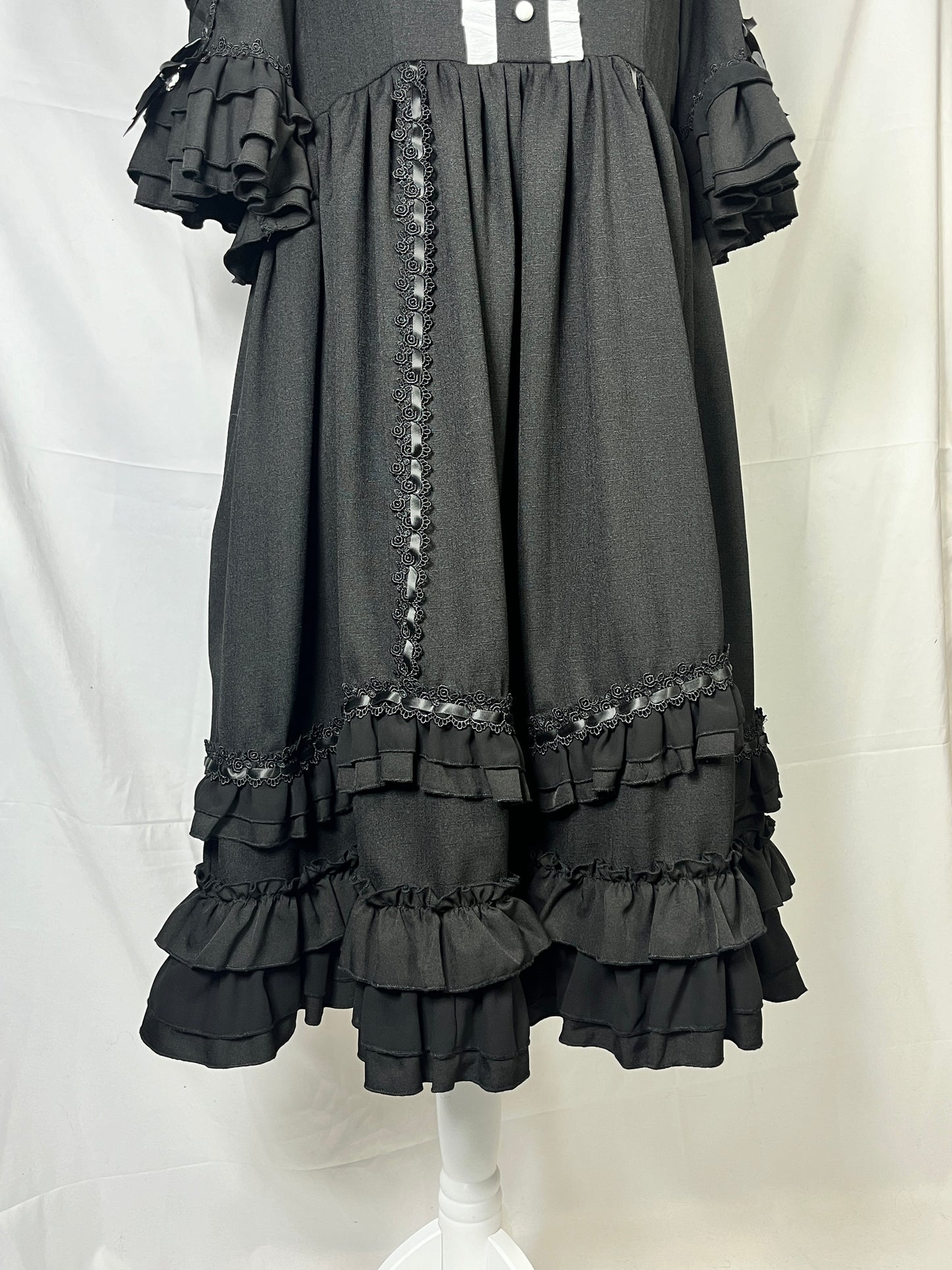 Eieyomi Black Ruffle Dress