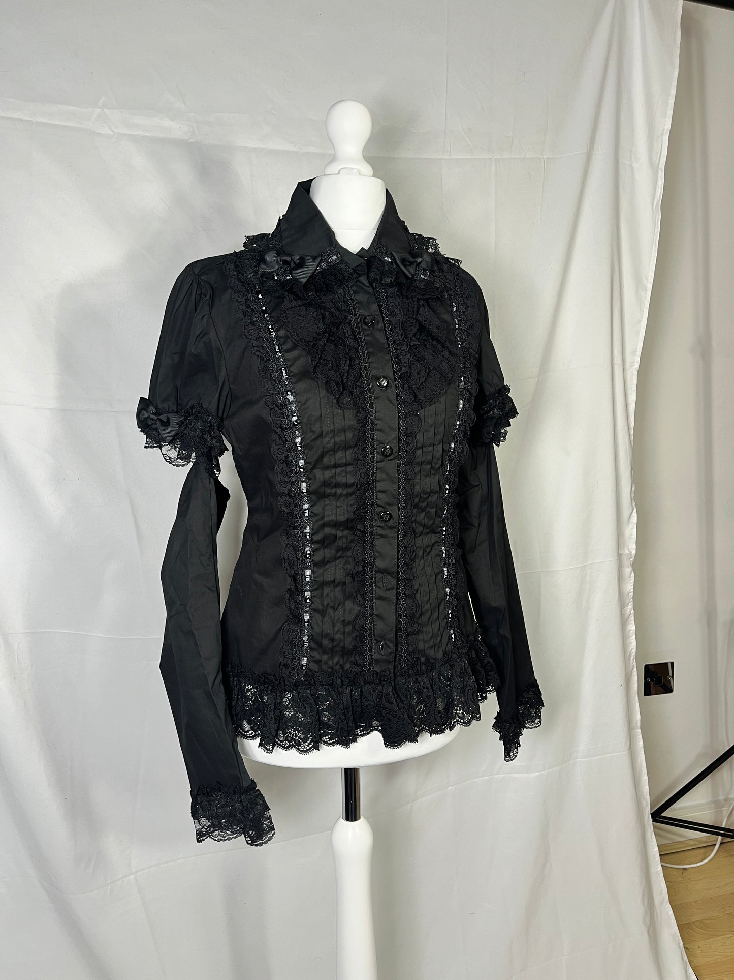 h.Naoto Frill Lace Shirt with Detachable Sleeves